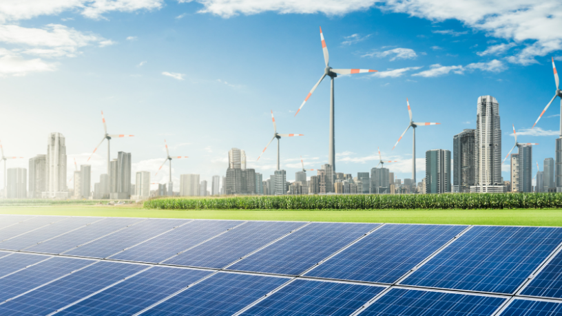 Fernando Trabach ressalta que adotar energia renovável nas cidades é essencial para reduzir emissões e criar ambientes urbanos mais sustentáveis.