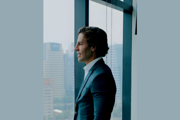 Ian dos Anjos Cunha explora como a influência silenciosa redefine a liderança e impulsiona transformações nas organizações modernas.