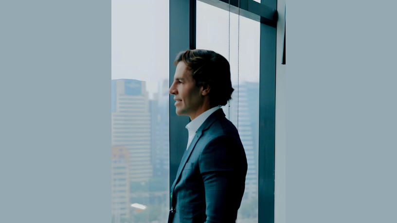 Ian dos Anjos Cunha explora como a influência silenciosa redefine a liderança e impulsiona transformações nas organizações modernas.