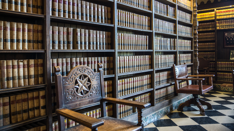 Leitura e sensibilidade: Hebron Costa Cruz de Oliveira destaca o poder da palavra como instrumento de justiça e compreensão.