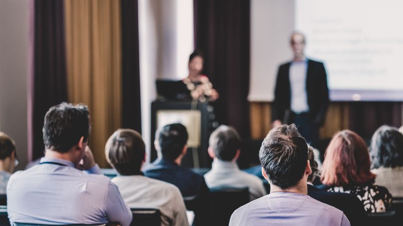 Bilionário Peter Thiel promove palestras sobre Anticristo em Roma e gera debate sobre fé e tecnologia