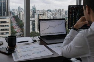 Bilionários no Brasil: por que o número ainda é pequeno em comparação aos EUA e o que isso revela sobre a economia