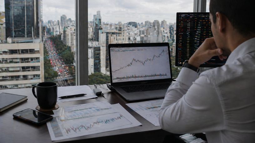 Bilionários no Brasil: por que o número ainda é pequeno em comparação aos EUA e o que isso revela sobre a economia